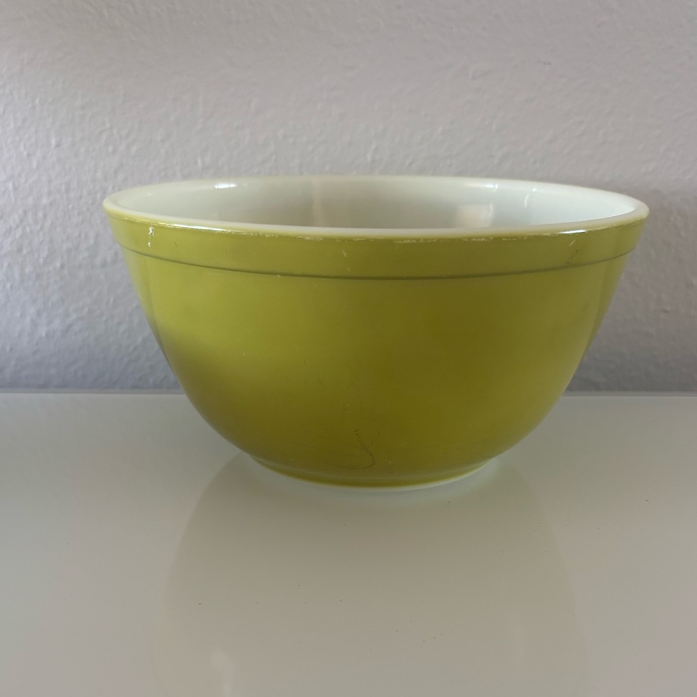 Vintage Pyrex Nesting Bowl 402 (1 -1/2qt) Avocado Green